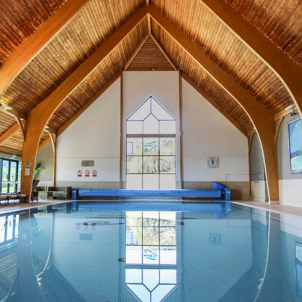 Luxurious Surrey Escape for Two – Includes Wine & Spa Access!